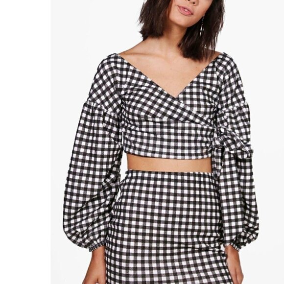𝅺NWT - Boohoo- Tina Gingham Wrap Crop Top - Picture 1 of 11